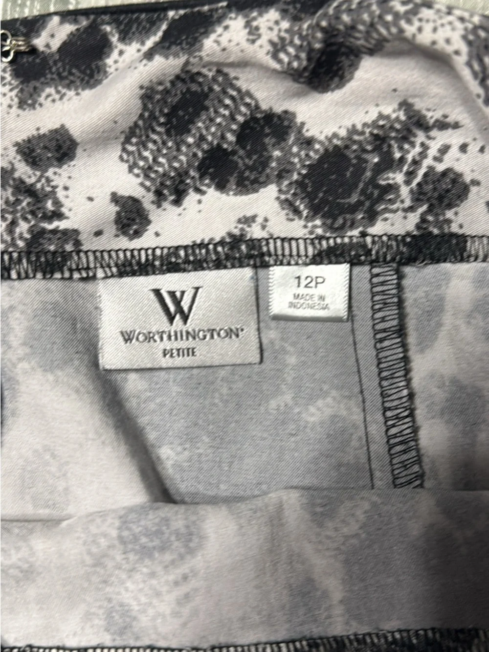 Worthington Black and White Abstract Pencil Skirt